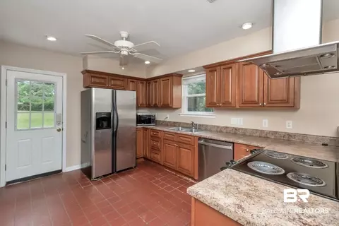 308 Dogwood Dr, Mobile, AL 36609 photo 4