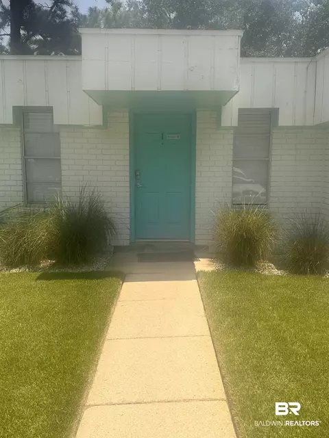 325 E 22nd Ave #1, Gulf Shores, AL 36542