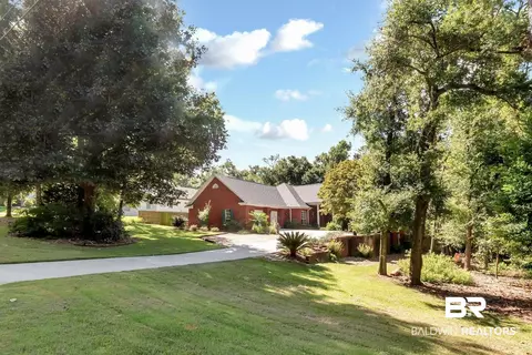 688 Deer Ave, Daphne, AL 36526