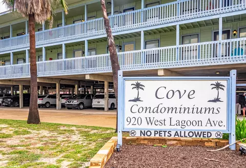 920 W Lagoon Ave #B201, Gulf Shores, AL 36542