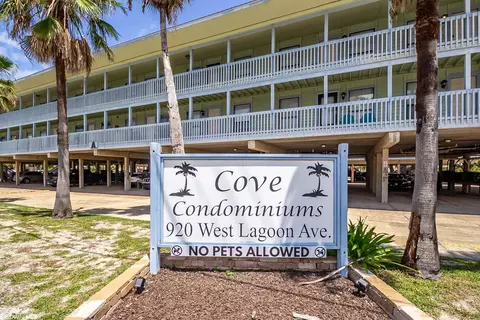 920 W Lagoon Ave #C102, Gulf Shores, AL 36542