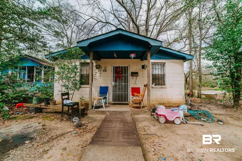 2004 Edwards Ave, Mobile, AL 36617 photo 4