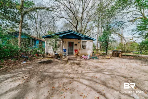 2004 Edwards Ave, Mobile, AL 36617