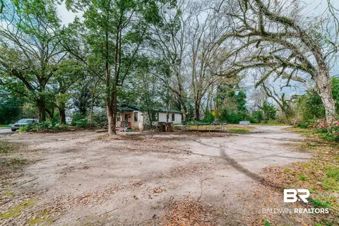 2004 Edwards Ave, Mobile, AL 36617 photo 3