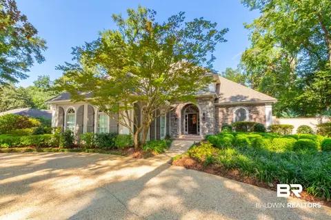 434 Village Dr, Daphne, AL 36526