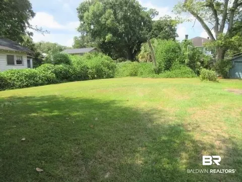 121 Bush Ave, Mobile, AL 36604