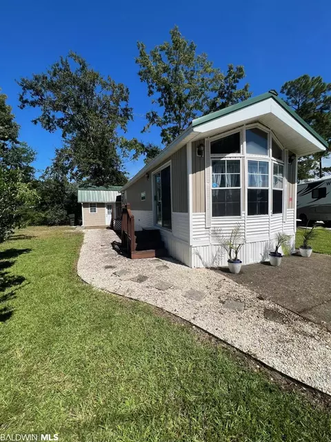 731 Buena Vista Dr, Lillian, AL 36549