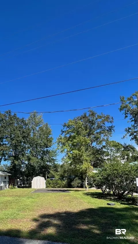 730 Buena Vista Dr, Lillian, AL 36549