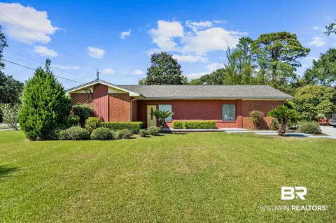 420 W Verbena Ave, Foley, AL 36535