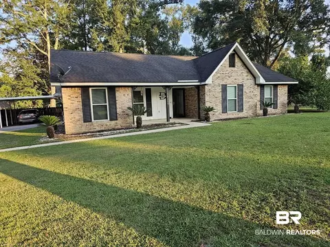 38240 Country Club Dr, Bay Minette, AL 36507