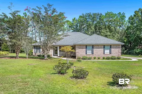 8408 Pinewood Dr, Foley, AL 36535