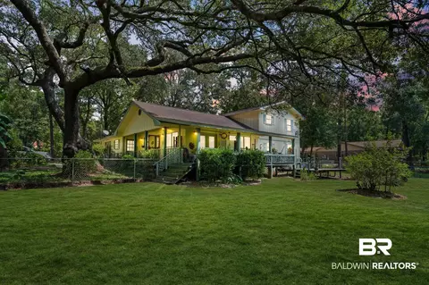 10421 Hilltop Dr, Foley, AL 36535