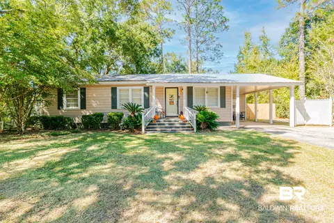 110 W 10th St, Bay Minette, AL 36507
