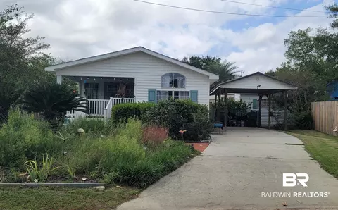 74 Buena Vista Dr, Lillian, AL 36549