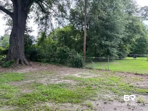 403 E Pine St, Atmore, AL 36502 photo 20