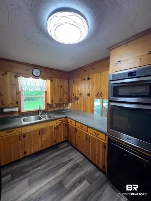 403 E Pine St, Atmore, AL 36502 photo 8