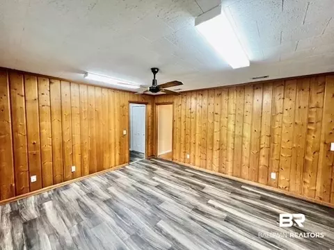 403 E Pine St, Atmore, AL 36502 photo 5