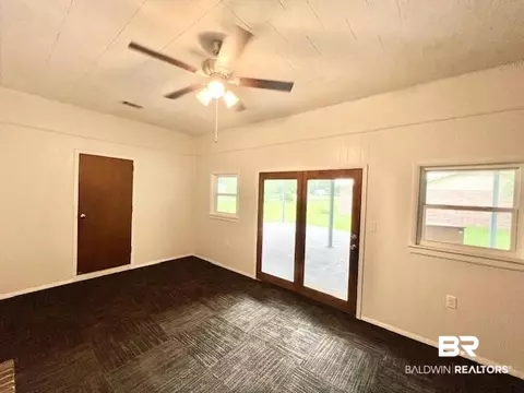 403 E Pine St, Atmore, AL 36502 photo 3