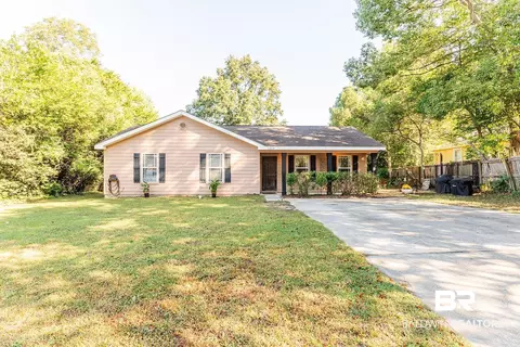 5254 Greenwood Ln, Mobile, AL 36608