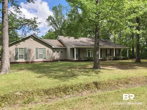 415 Forest Ave, Atmore, AL 36502 photo 2