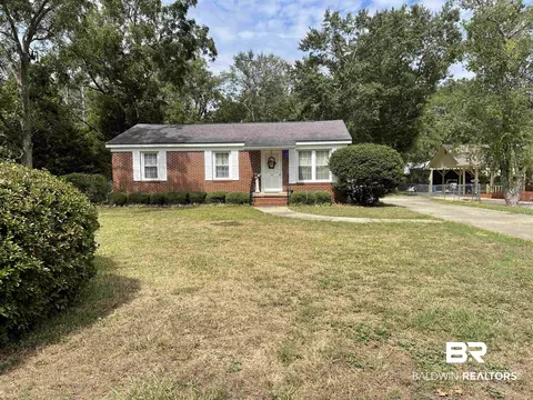 60 Bergman St, Monroeville, AL 36460