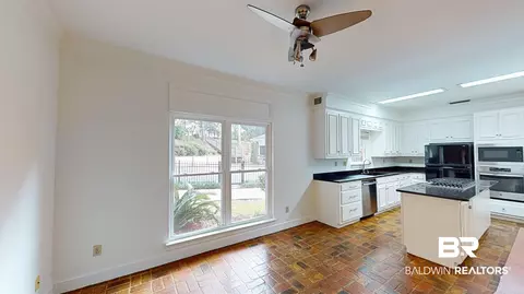 5700 N Regency Ct, Mobile, AL 36609 photo 9