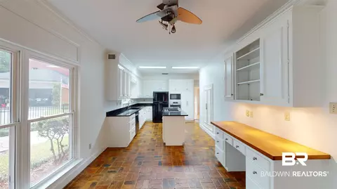 5700 N Regency Ct, Mobile, AL 36609 photo 8