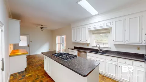 5700 N Regency Ct, Mobile, AL 36609 photo 10