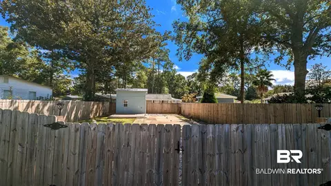 631 Escambia Dr, Lillian, AL 36549