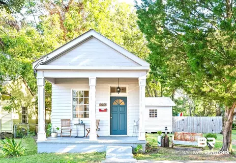 1056 Elmira St, Mobile, AL 36604
