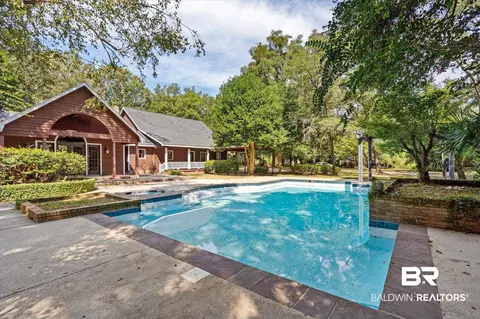 5813 Helen St, Mobile, AL 36618 photo 2