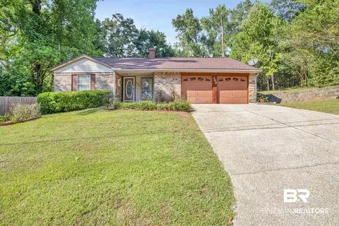202 Lakeview Loop, Daphne, AL 36526