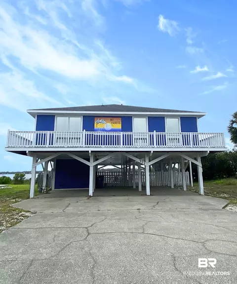 321 W 8th St, Gulf Shores, AL 36542