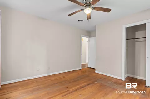 526 W Valley Rd, Chickasaw, AL 36611 photo 11