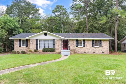 526 W Valley Rd, Chickasaw, AL 36611 photo 1