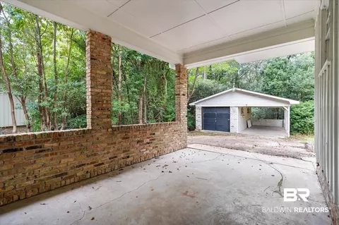 526 W Valley Rd, Chickasaw, AL 36611 photo 17