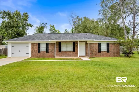 208 W Sycamore Ave, Foley, AL 36535