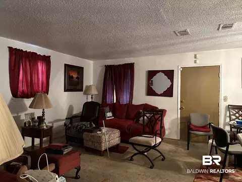 670 Bond Ln, Mobile, AL 36607 photo 5