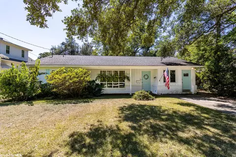 102 Fig Ave, Fairhope, AL 36532