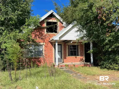 303 N Trammell St, Atmore, AL 36502