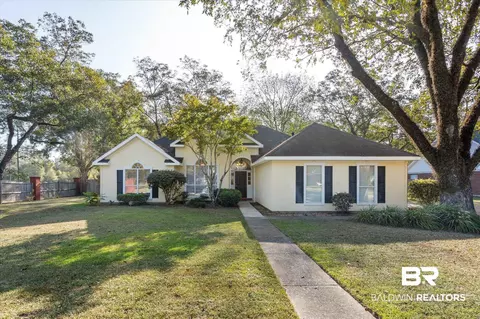 2715 Oakridge West Dr, Mobile, AL 36608
