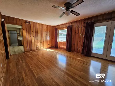 503 Sutherland Dr, Chickasaw, AL 36611 photo 9