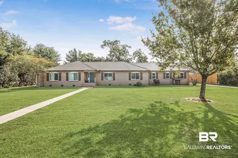 1110 N Pine St, Foley, AL 36535
