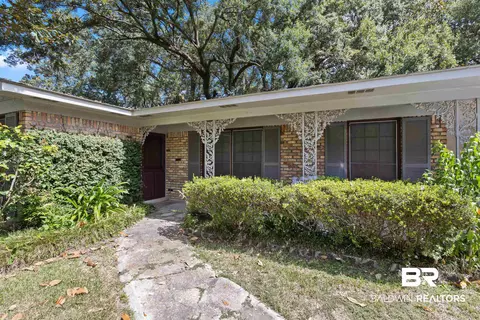 681 Tarawa Dr, Mobile, AL 36609 photo 3
