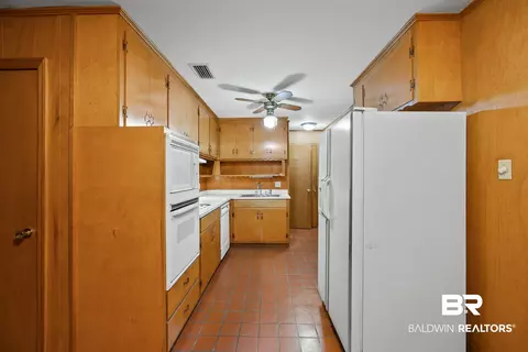 681 Tarawa Dr, Mobile, AL 36609 photo 9