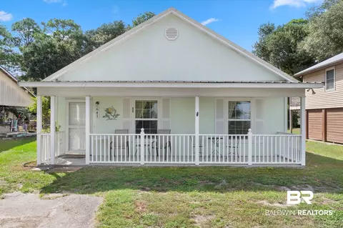 641 E Canal Dr, Gulf Shores, AL 36542
