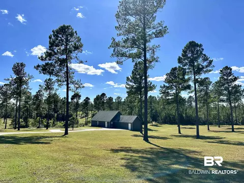 974 Snider Rd, Brewton, AL 36426