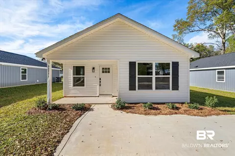 22771 Racine St, Robertsdale, AL 36567