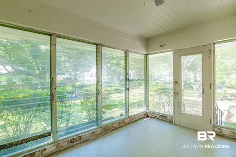 302 Northwest Blvd, Chickasaw, AL 36611 photo 9