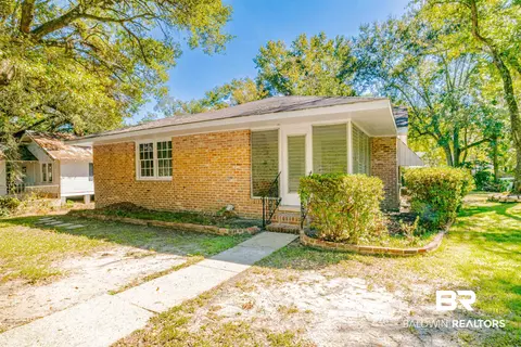 302 Northwest Blvd, Chickasaw, AL 36611 photo 5